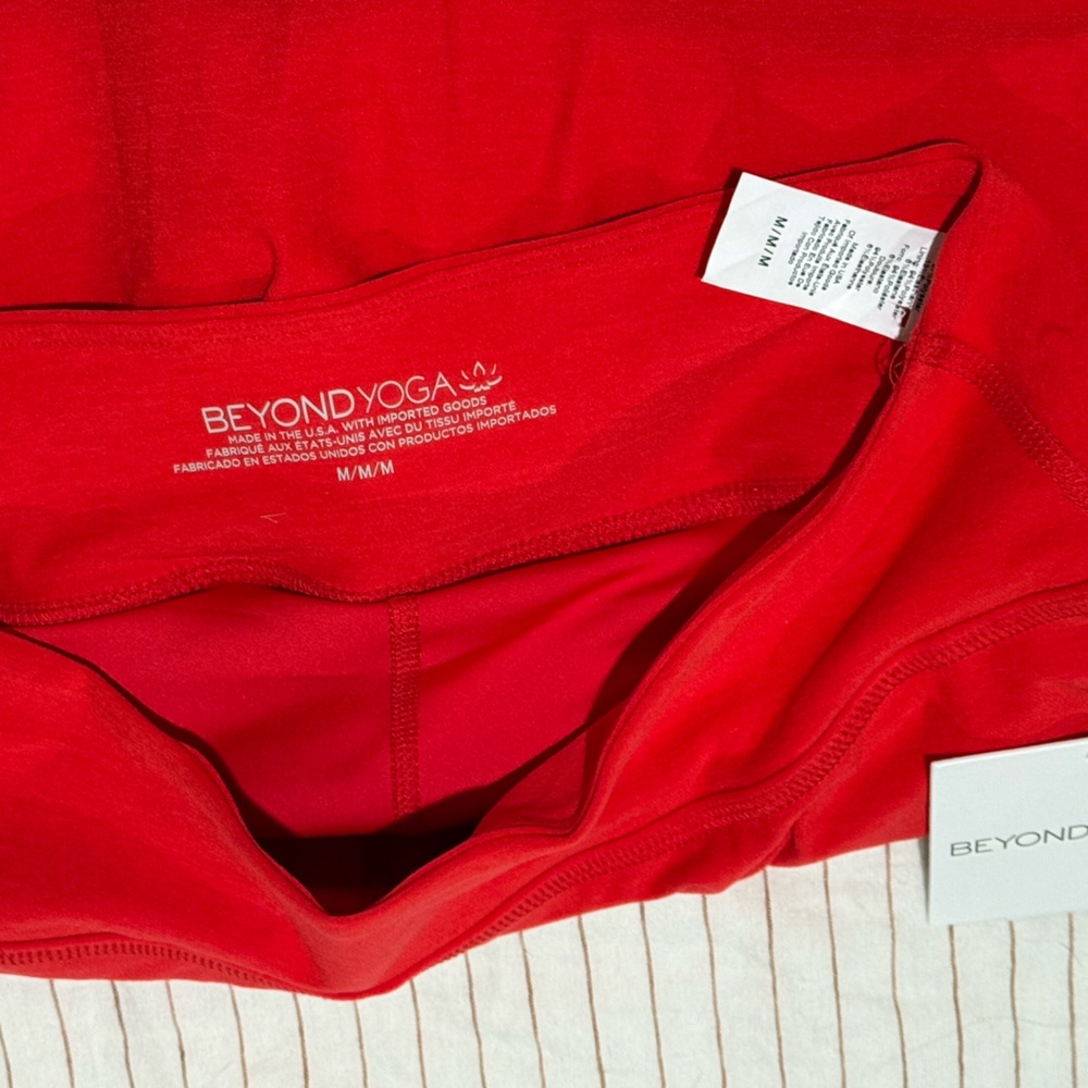 Ultra soft, Beyond Yoga, tennis skirt with shorts - Picture 6 of 7